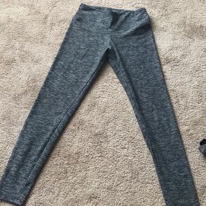 Express gray/black pattern ankle length yoga pants